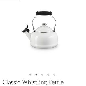Le Creuset White Whistling Kettle